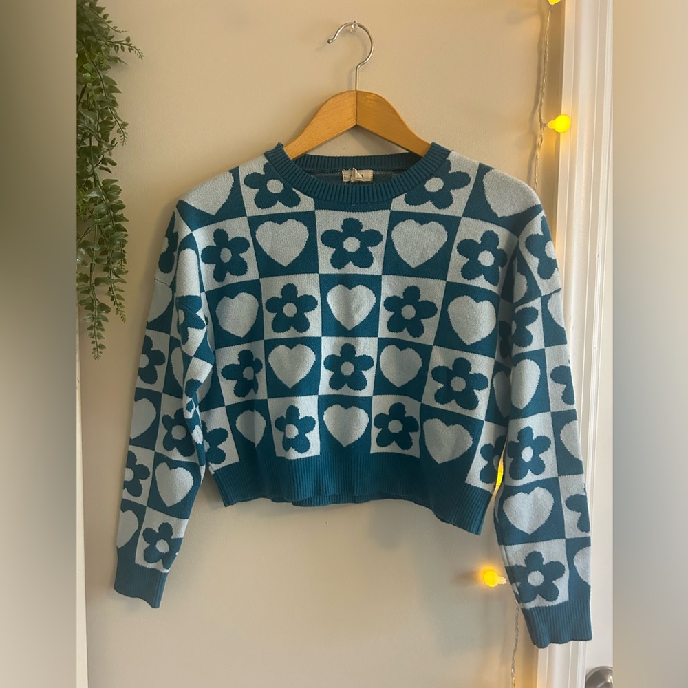 Debut flower cropped sweater